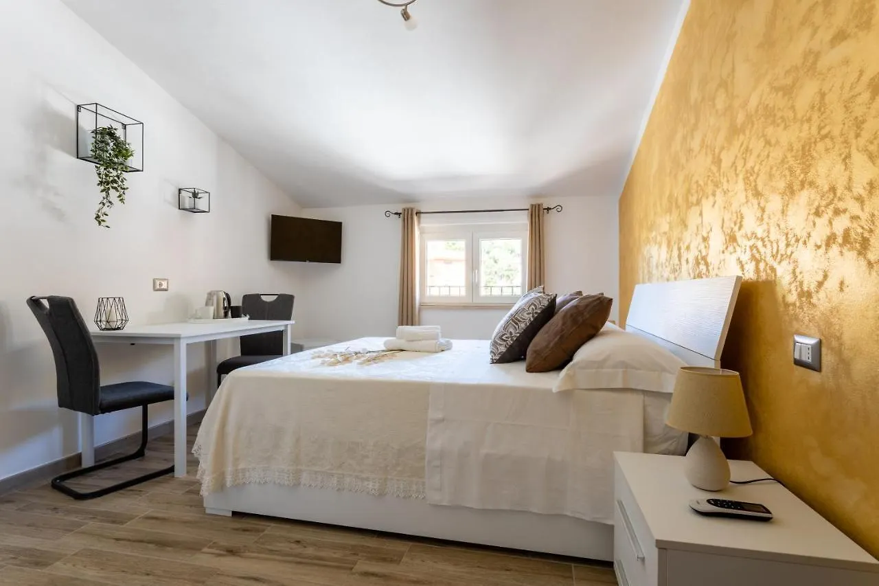 Cadoni Guest House Bosa Italien