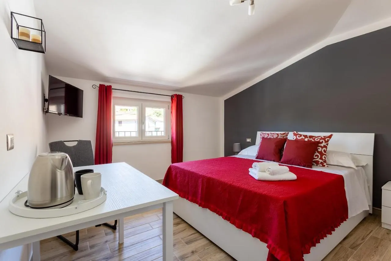 Cadoni Guest House Bosa 0*,